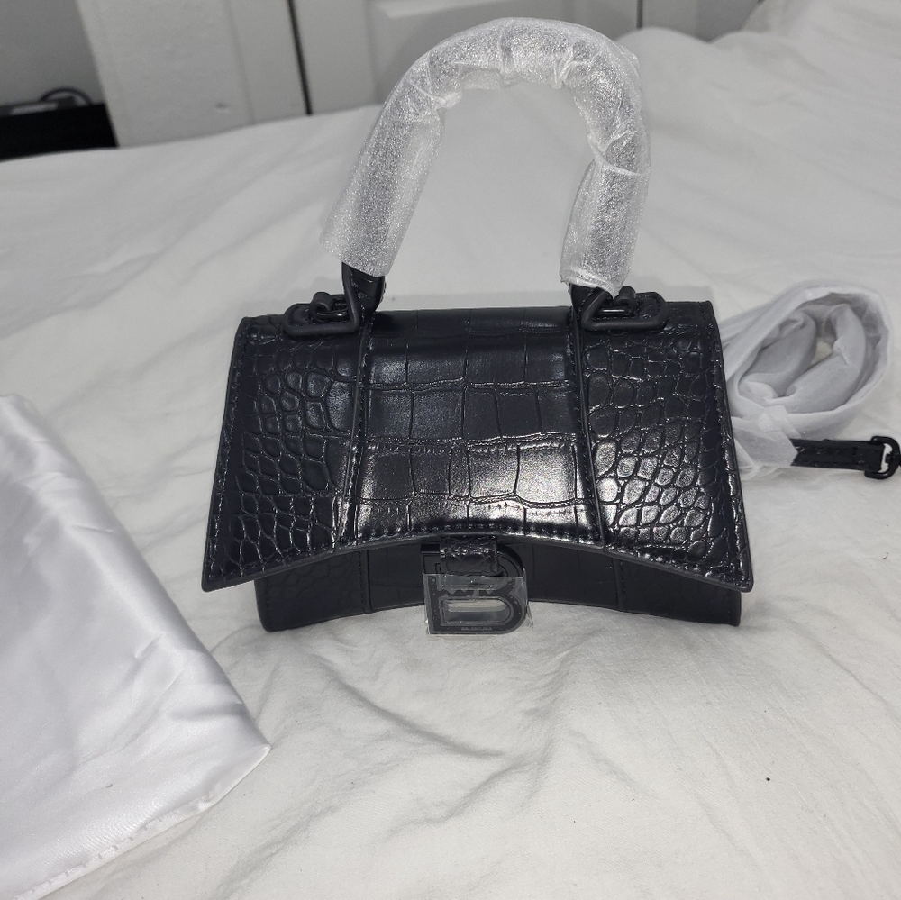 Balenciaga women's handbag,   small black crocodile embossed. - Picture 6 of 10
